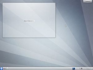 Abbildung 2: Der Plasma-Desktop sieht nach dem ersten Anmelden noch nicht spektakulär aus, doch das können Sie leicht ändern.