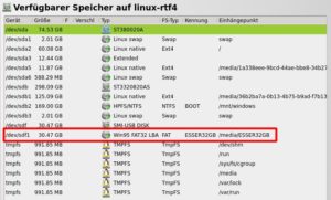 Abbildung 3: YaST zeigt unter OpenSuse alle Datenträger und die dort vorhandenen Partitionen an. Der angeschlossene USB-Stick ist FAT-formatiert.