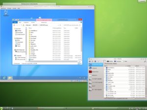 Abbildung 4: Einfachen Zugriff auf Verzeichnisse des Host-Systems erlauben beide Virtualisierer, hier zeigt der Windows-Explorer unter VirtualBox dasselbe Verzeichnis wie der KDE-Dateimanager Dolphin an.