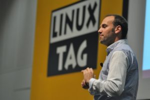 Auf dem Linuxtag lassen sich regelmäßig Prominente aus der Open-Source-Welt sehen, etwa 2010 der Ubuntu-Gründer Mark Shuttleworth.