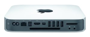 Abbildung 1: Je nach Jahrgang bietet der Mac Mini unterschiedliche Anschlüsse. Neuere Modelle lassen sich per HDMI direkt mit hochauflösenden Fernsehern verbinden. (Bild: Apple)