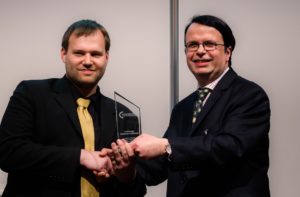 Die Wahl der Leser fiel auf Open/Libre Office Impress. Im Bild Florian Effenberger und Linux-Magazin-Chefredakteur Jan Kleinert.