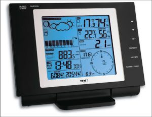 Abbildung 1: Die Wetterstation TFA Nexus erfasst unter anderem Wind, Regen sowie Außentemperatur und reicht die Daten via USB weiter. (Bild: TFA-Dostmann)