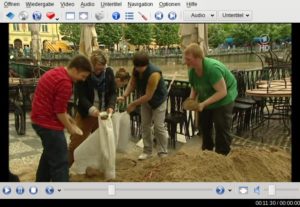 Abbildung 1: SMPlayer arbeitet als grafische Oberfläche des bewährten kommandozeilengesteuerten Videoabspielprogramms MPlayer. Anders als der Konkurrent Xine passt SMPlayer gut zum KDE-Desktop.