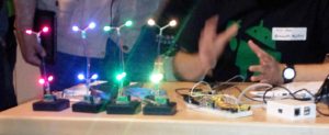 Abbildung 3: Dieser Hardware-Aufbau mit RGB-Lampen kann in Cafés für zügigere Bedienung sorgen.