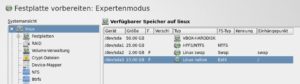 Abbildung 4: Im Expertenmodus von YaST können Sie die Platte nach eigenen Vorstellungen aufteilen. Hier sehen Sie die minimal für Linux (und ein zusätzlich vorhandenes Windows) benötigten Partitionen.