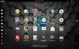 Abbildung 1: Der Gnome-Desktop unter ExTiX reagiert im Live-Modus auch auf älterer Hardware erfreulich flott.
