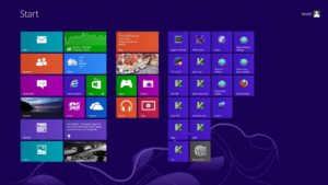 Abbildung 1: Stein des Anstoßes ist bei Windows 8 die neue Kacheloberfläche (Modern UI), die auf Touch-Bedienung ausgelegt ist und damit besser zu Tablets als zu Desktop-PCs passt.