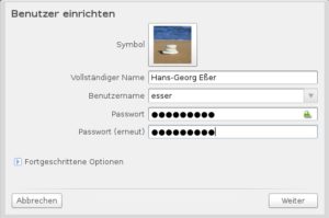 Abbildung 4: Bei der Passworteingabe zeigen beide Distributionen über ein farbiges Icon die Qualität des Passworts an (hier bei OpenMandriva).
