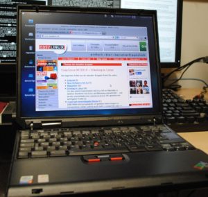 Abbildung 8: Auf diesem elf Jahre alten IBM Thinkpad T30 mit 512 MByte RAM startete die aktuelle Linux-Distribution Xubuntu 13.10 ohne Probleme.