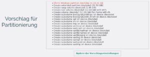 Abbildung 2: Rot markierte Einträge sind Warnungen. Im automatischen Partitionierungsvorschlag von YaST finden Sie normal nur eine Warnung, in der es ums Verkleinern der Windows-Partition geht.