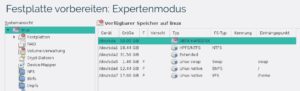 Abbildung 4: Im Expertenmodus von YaST können Sie die Platte nach eigenen Vorstellungen aufteilen. Hier sehen Sie eine klassische Aufteilung für die Parallelinstallation von Windows und Linux.