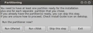 Abbildung 3: Die Partitionierung der Festplatte erfolgt während der Installation von MakuluLinux MCDE entweder grafisch mit GParted oder im Terminal mittels Cfdisk.