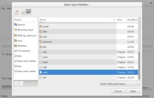 Abbildung 2: Getreu dem Linux-Motto "Alles ist eine Datei" erscheinen die Laufwerk- und Partitions-IDs als Dateien im Verzeichnis <code srcset=