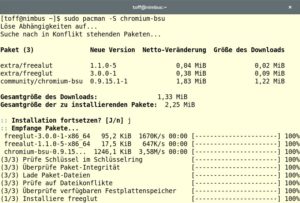 Abbildung 5: Bei der Installation von Paketen zieht Pacman das gewünschte Programm mitsamt der benötigen Abhängigkeiten aus dem Netz.