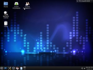 Abbildung 2: Der KDE-Desktop von MiniMe wirkt spartanisch aufgeräumt.
