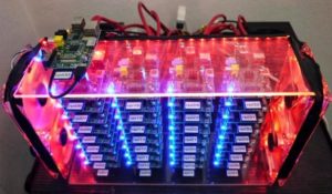 Abbildung 8: Geht es darum, mit SBC zu experimentieren, erweist sich der RasPi nicht zuletzt wegen der riesigen Community als erste Wahl. Das Bild zeigt einen Rechner-Cluster mit 33 RasPis.