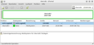 Abbildung 1: Die Datentr&auml;gerbezeichnung des USB-Sticks darf keine Leerzeichen enthalten. Ist das doch der Fall, &auml;ndern Sie das am einfachsten mit Gparted. 