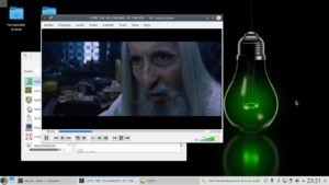 Abbildung 1: Erst die Nachinstallation von VLC lässt Linux Kauf-DVDs abspielen – das OpenSuse- und Kubuntu-Standardprogramm Dragon Player schafft das nicht.