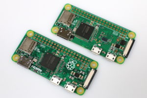 Abbildung 5: Der Raspberry&nbsp;Pi&nbsp;Zero und Zero&nbsp;W im Vergleich: Weil die Himbeere "fehlt", ist der WLAN-Zero schnell zu erkennen. 