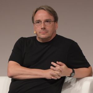 Abbildung 6: Sonntags gibt Linus Torvalds neue Kernel frei, die Veröffentlichungen unterliegen einem strengen Zyklus. (Bild: Krd, CC BY-SA 3.0)