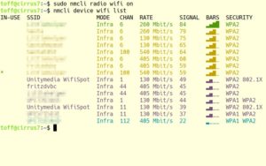 Abbildung 1: Der NetworkManager &uuml;bertr&auml;gt mit dem Kommando <code>nmcli</code> den kompletten Funktionsumfang der grafischen Konfigurationswerkzeuge ins Terminal.