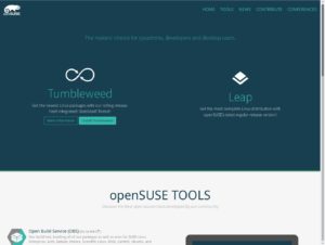 Abbildung 1: Die OpenSuse-Homepage pr&auml;sentiert die traditionell etwa j&auml;hrlich herausgegebene Variante "Leap" und die progressive Rolling-Release-Ausgabe "Tumbleweed" optisch bewusst auf gleicher H&ouml;he.