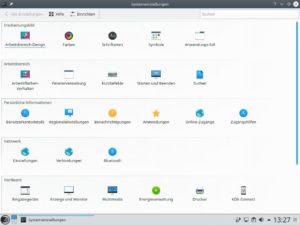 Abbildung 10: Die KDE-Systemeinstellungen fassen alle Aspekte des Systems in einer Oberfl&auml;che zusammen. Gnome hingegen speckt die Einstellungsm&ouml;glichkeiten immer weiter ab und lagert erweiterte Funktionen in die <span class="ui-element">Tweak Tools</span> aus.