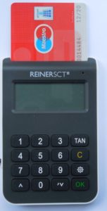Abbildung 3: Auch mit dem neuen Standard chipTAN USB und den f&uuml;r das Einstecken der EC-Karte ausgelegten TAN-Generatoren kommt Hibiscus bereits zurecht.