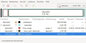 Abbildung 1: Arch Linux verzichtet auf eine grafische Installationsumgebung. Viele Anwender wünschen sich jedoch schon alleine für das Partitionieren der Festplatte Tools wie hier Gparted.