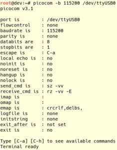 Abbildung 2: Mit dem minimalistischen Terminalemulator Picocom nehmen Sie &uuml;ber die serielle Schnittstelle ersten Kontakt zum Helios4 auf.