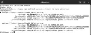 Abbildung 2: Die Statusabfrage zeigt hier hinter <code>LayeredPackages</code> installierte RPMs, die in einer eigenen Schicht au&szlig;erhalb des Root-Dateisystems liegen. Der schwarze Punkt steht jeweils vor dem gerade aktiven Systemabbild.