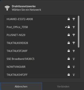 Abbildung 3: Auch im laufenden Betrieb l&auml;sst sich unter Fedora das WLAN problemlos wechseln.