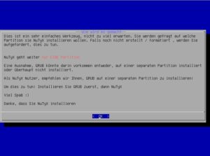 Abbildung 6: Die deutsche &Uuml;bersetzung im Installer ist nicht immer klar. Wir ignorierten die Empfehlung f&uuml;r die Positionierung von Grub und schrieben ihn wie &uuml;blich nach <code>/dev/sda</code>.