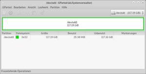 Abbildung 12: Nach dem Anlegen der Partition zeigt Gparted das Ergebnis in der Tabelle an.
