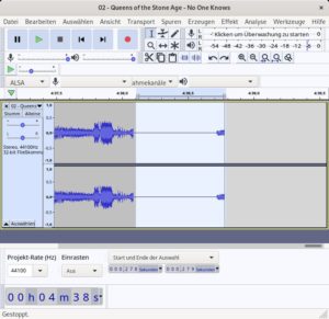 Abbildung 3: SpotRec nimmt immer etwas l&auml;nger auf als n&ouml;tig. Eventuell landet daher ein Schnipsel des n&auml;chsten Songs in der Aufzeichnung. Mit Audacity entfernen Sie das Artefakt bei Bedarf.