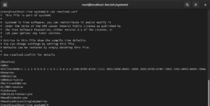 Abbildung 8: Die Konfigurationsdatei von Systemd-resolved bietet Einstellungsm&ouml;glichkeiten, die &uuml;ber die von <code>/etc/resolv.conf</code> hinausgehen.