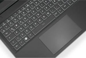 Abbildung 2: Die Tastatur in voller Größe inklusive Nummernblock hält locker mit den besseren Notebook-Tastaturen mit, unter anderem auch mit denen aktueller Thinkpads.