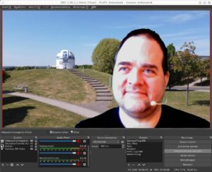 Abbildung 5: Die via <span class="ui-element">Chroma Key</span> ausgeblendete Fläche lässt sich durch ein (Video-)Bild aus einer zweiten Quelle ersetzen.
