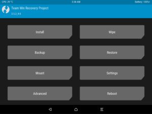 Abbildung 2: Das TWRP-Recovery, hier auf einem Tablet im Querbild, bietet eine f&uuml;r Laien zug&auml;ngliche grafische Oberfl&auml;che. Das Flashen eines neuen Systems und System-Backups gelingen daher einfach.
