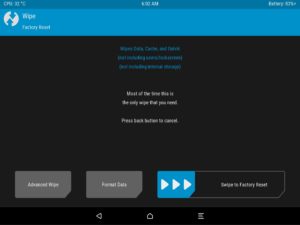 Abbildung 7: Der TWRP-Men&uuml;punkt <span class="ui-element">Wipe</span> nimmt nach Ziehen des Schiebereglers einen <span class="ui-element">Factory Reset</span> vor &ndash; fast immer der einzige R&uuml;cksetzvorgang, den Sie brauchen, wie das Programm selbst richtig anmerkt.