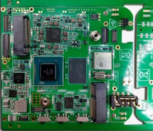 Abbildung 3: Die Leiterplatte f&uuml;r das von Purism f&uuml;r das Librem&nbsp;5 eigens entworfene Mainboard besteht aus zehn Schichten. Insgesamt sind im Librem&nbsp;5 drei Mal so viele Komponenten verbaut wie in einem herk&ouml;mmlichen Smartphone.