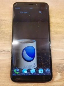 Abbildung 5: Auf dem Multi-Distro-Image von <span class="ui-element">Megi</span> befinden sich auch weniger bekannte Systeme wie der freie Palm-OS-Nachfolger LuneOS, den derzeit die WebOS-Community weiterentwickelt.