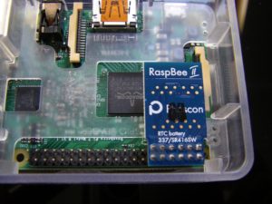 Abbildung 2: Das Zigbee-II-Modul wird am Ende der Kontaktleiste des Raspberry&nbsp;Pi aufgesteckt.