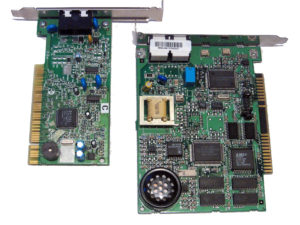 Abbildung 1: Soft- oder Winmodems galten in den frühen Jahren der Linux-Entwicklung als Ärgernis, weil sie ohne die passenden Treiber nicht funktionierten. Über 20 Jahre später vollzieht Intel denselben Stunt mit Webcams. Quelle: Wikipedia, Douglas Whitaker, CC BY-SA 2.5