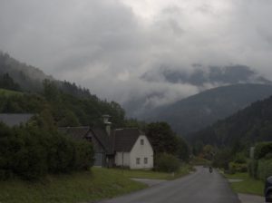 Abbildung 1: Ohne automatische Bildoptimierung erscheint das Original stark unterbelichtet und kontrastarm, damit die Strukturen in den hellsten Bereichen erhalten bleiben.