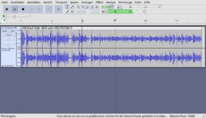 Abbildung 4: Das Aufnahmeprogramm Audacity 3.x bietet mit Funktionen wie <span class="ui-element">Punch and Roll</span> (anreißen und weiterspielen) und <span class="ui-element">Scrub</span> (Spulen mit hörbarem Sound) eine optimale Umgebung zum Diktieren.