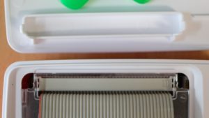 Abbildung 4: Das Geh&auml;use l&auml;sst sich nach dem Einstecken der GPIO-Leitung nicht mehr schlie&szlig;en.