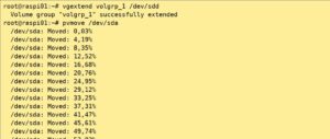 Abbildung 3: Mithilfe des Kommandos <code>pvmove</code> lassen sich Extents auf bestimmte Devices verschieben.