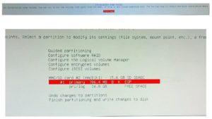 Abbildung 5: Beim Debian-Installer hakt es nicht selten.